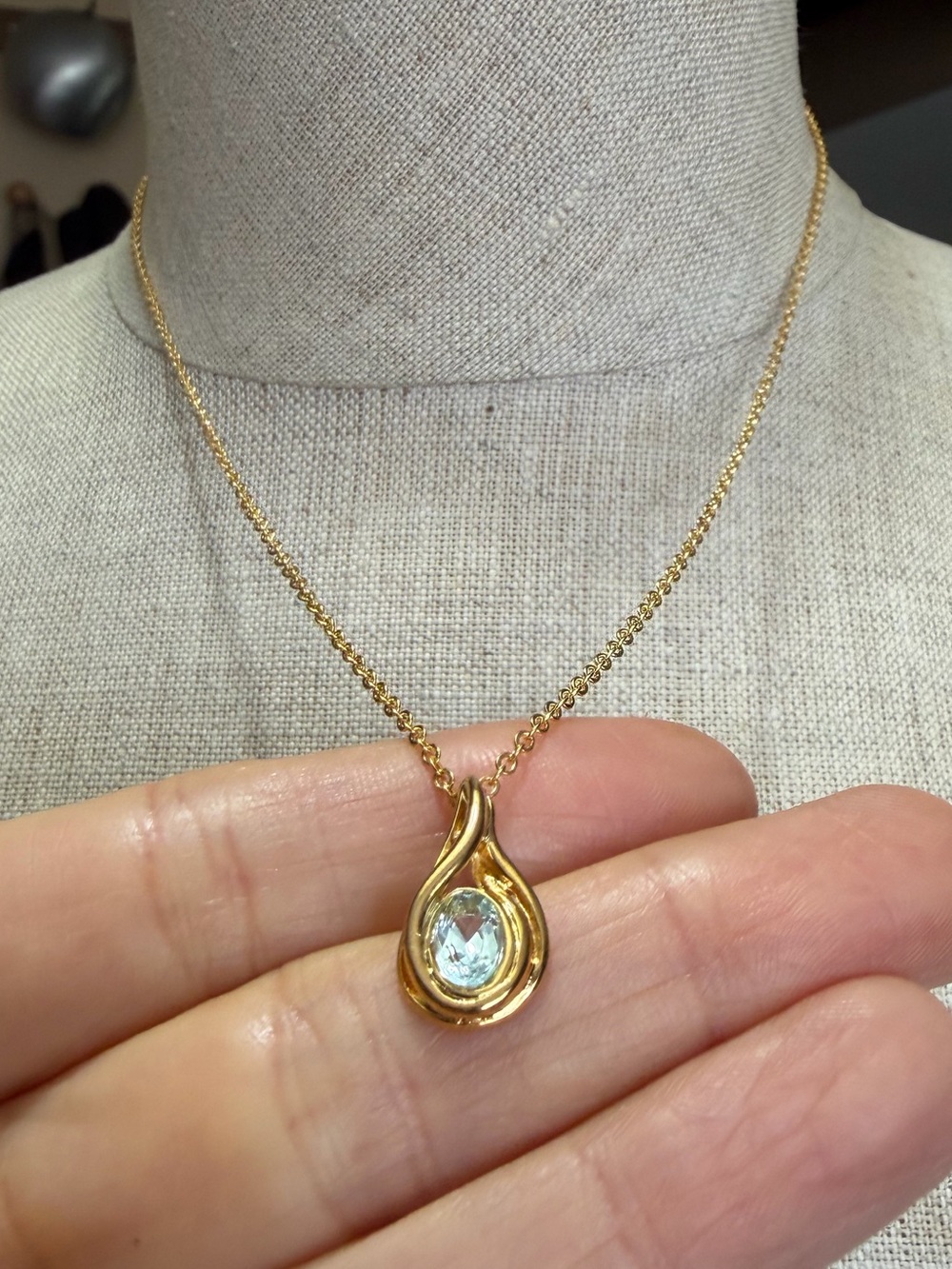 Vintage Van Doran Genuine Blue Topaz Pendant Necklace